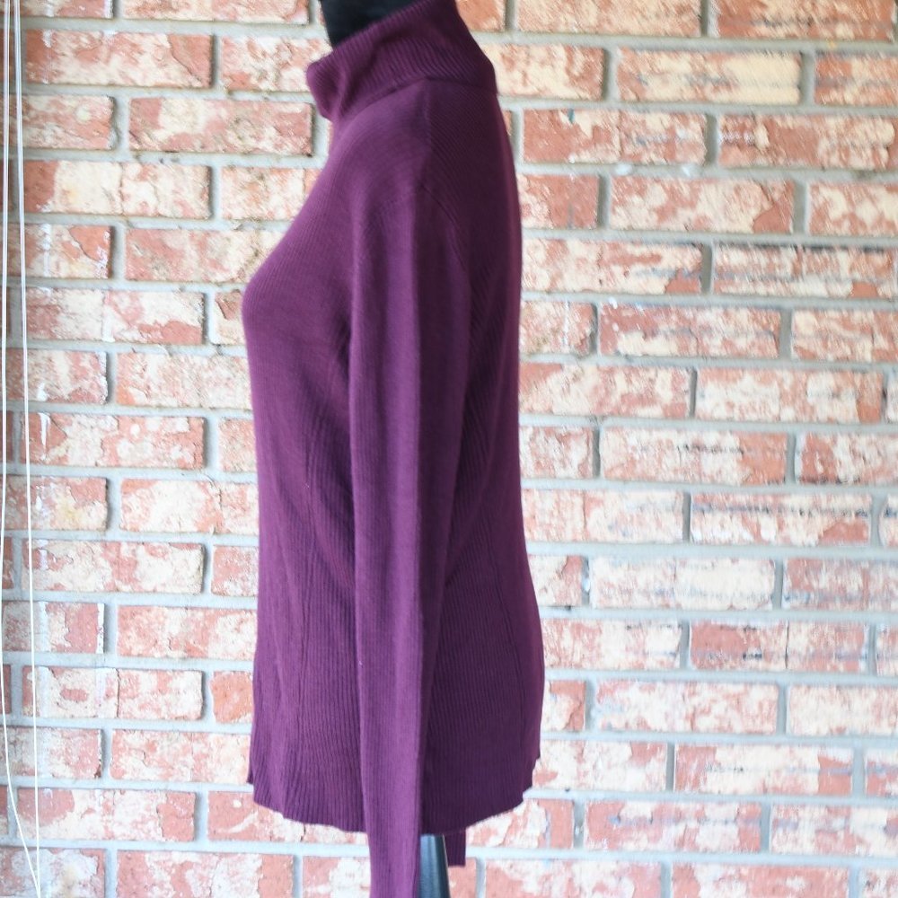 14TH & Union Burgundy Top - Picture 4 of 7